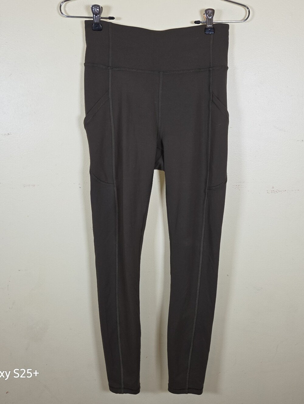 Lululemon Invigorate High-Rise Tight 25" Green Size 2  Excellent Condition